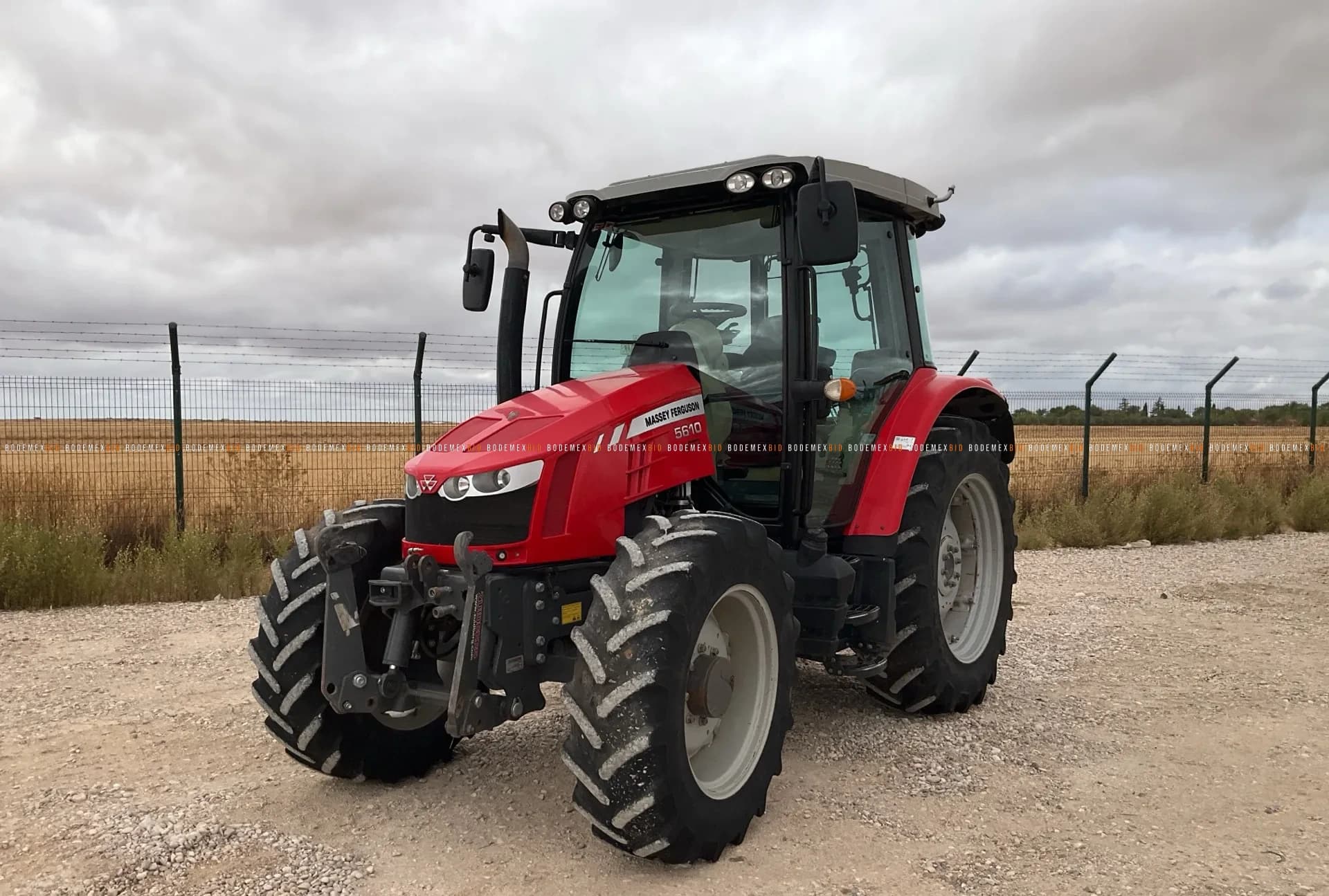 2014 Massey Ferguson MF 5610 Tractor